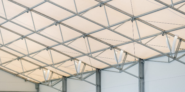 widok na konstrukcję stalową